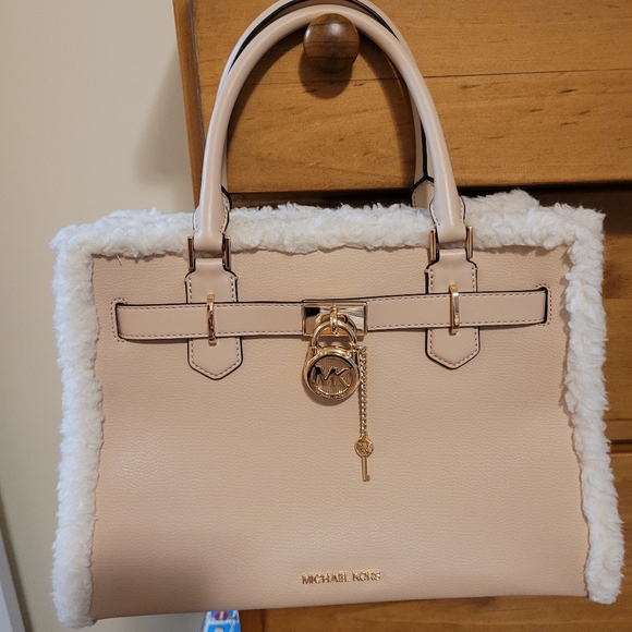 Michael Kors Handbags - Michael Kors Hamilton